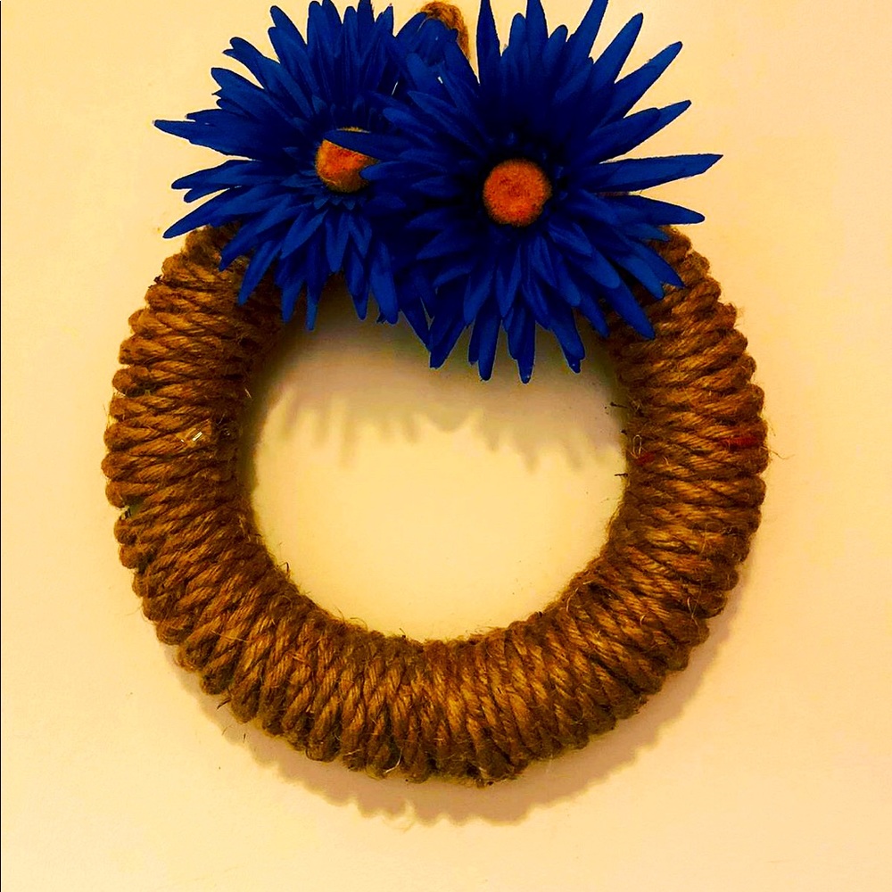 Towel hanger